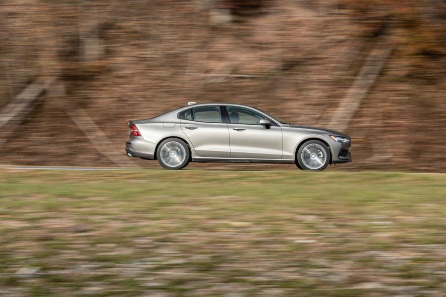  Volvo S60 T5 Momentum 2018 года  (NA) (фото 30 из 41)